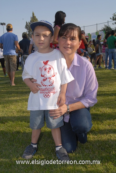 06042011 Ramos y Rosa Isela Enríquez.
