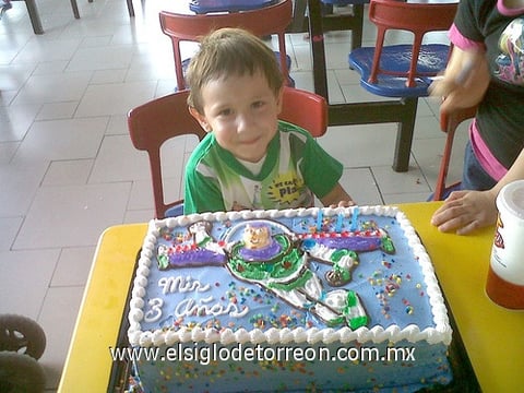 07042011  Sebastián Jardón Martínez festejó sus tres añitos de vida con una divertida fiesta.