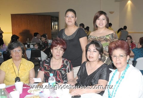 10042011  de Domínguez, Ángeles de Muruaga, Malena de Gallegos, Martha de Domínguez, Érika de Tapia y Vanessa de García.