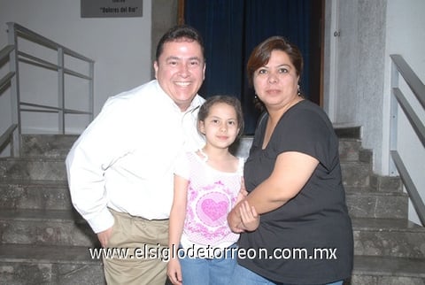 10042011  Castro, Norma Alicia Castro Orozco y Norma Patricia Orozco.