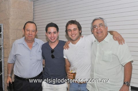10042011 , Rodrigo, Fernando y José.