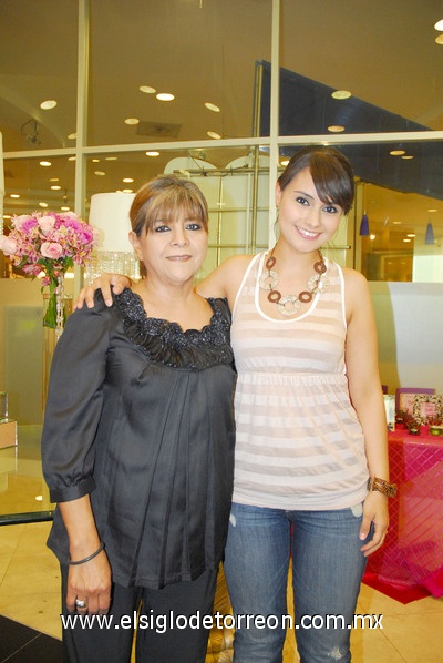 10042011 , Cristy y Sandra.