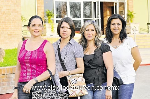 10042011 de González, Cecy de Rodríguez, Laura de De la Fuente y Magda Galindo.