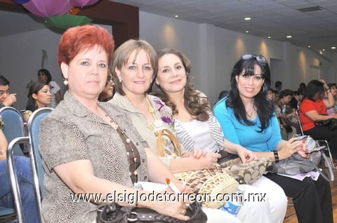 11042011 , Mariana, Chela y Shelly.