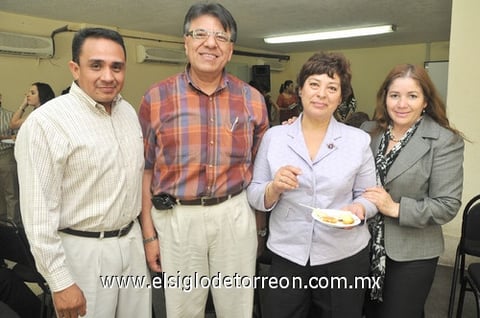 13042011 González, José Luis Membrillo, María de los Ángeles Díaz y Estrella Atilano.