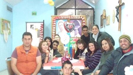 FABIÁN, Yaz, Laura, Sergio, Faby, Chacho, Fany, Nax, Alejandra, Faba, y el padre
Salvador.