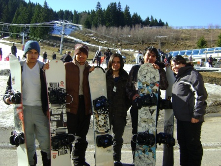 Erick Alvarez, Jonathan Roman, Víctor Armijo, Enrique Sanchez y Stephany Campuzano en 'Les 7 Laux', Francia.