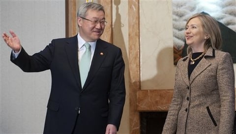 A su llegada, la recibieron los guardias de honor.