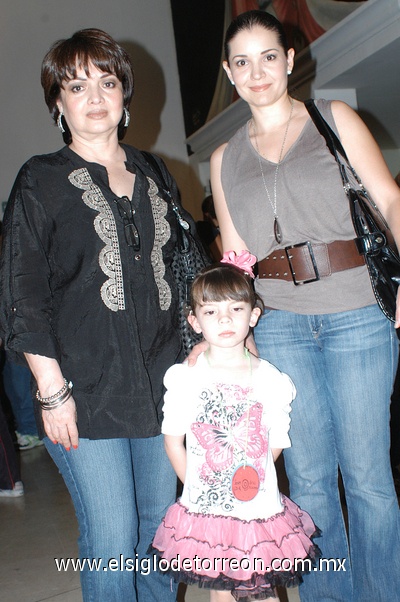 15042011 Arredondo, Regina Ríos y Alejandra Silveyra.