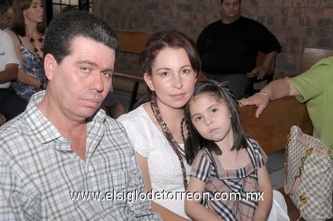 15042011  Cornejo, Érika Anaya y María Fernanda Cornejo.