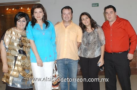 15042011 Ale de la Peña en compañía de Lourdes Bernal, Juan Antonio de Alba, Claudia Partida y Miguel Hidrogo.