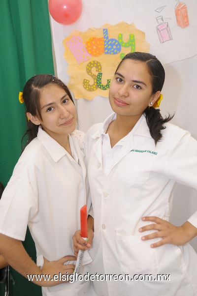17042011  y María.