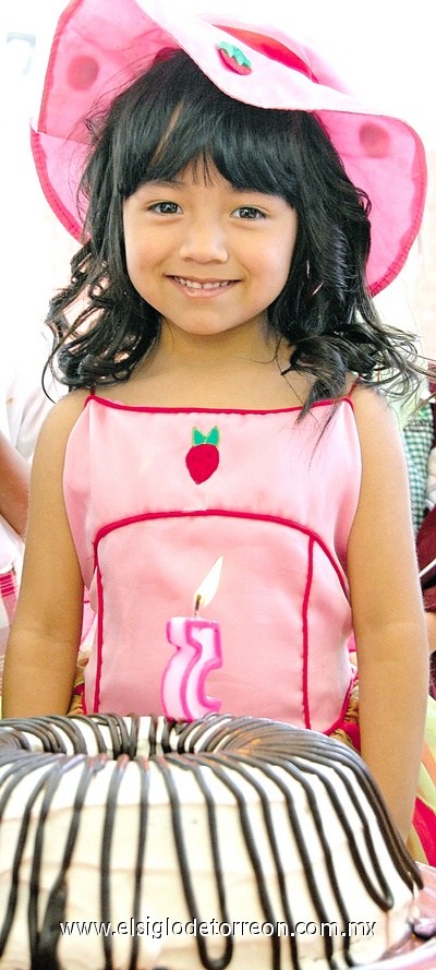 17042011  Hernández Becerril celebró su cumpleaños número cinco con una divertida fiesta en donde celebró con sus compañeros de clase.