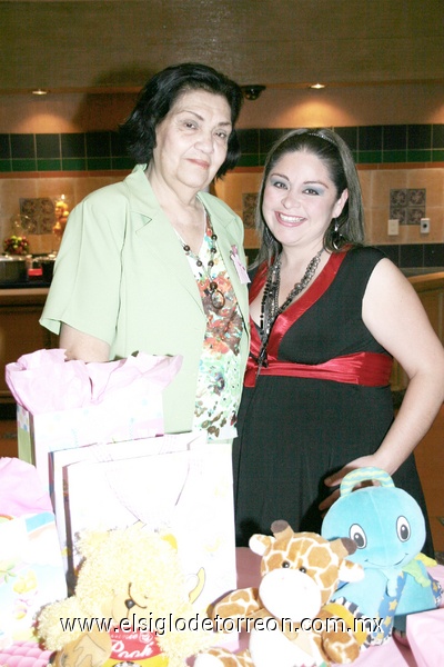 17042011  Juanita y Norma.