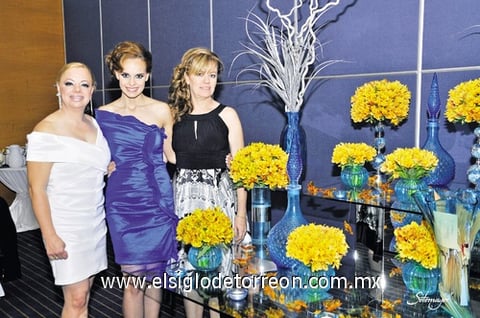 17042011  a la futura novia estuvieron Sra. Ana Cristina Solares de Ramírez su mamá y Sra. Magdalena Romo de Palacios su futura suegra quienes fungieron como organizadoras del festejo prenupcial.