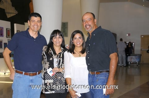 18042011  y Ana Tere Ramírez, Libia y Martín Ortiz.
