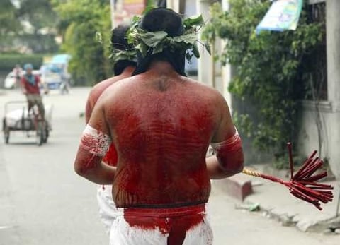 Las famosas crucifixiones en las Filipinas se remontan a las autoflagelaciones, las cuales fueron traídas por misioneros españoles en el siglo XVI.