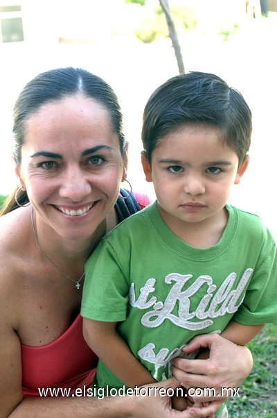 20042011  y Nicolás.