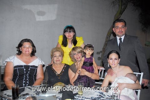 21042011  de Salgado, Catlina, Linda, Paty, Rebeca y Juan Manuel.