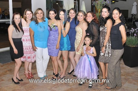 24042011  despedida de soltera recibió Ruth Lafuente y por tal motivo estuvo acompañada de Pamela, Verónica, Paty, Aracely, Érika, Nidia, Rosy, Sandra y Liliana.