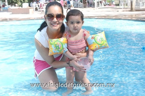 25042011  y Valentina Valdez.