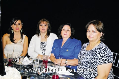 25042011 , Natalia, Tita y Lula.