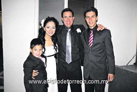24042011  Muñoz, Claudia Ayala, Carlos Muñoz y Daniel Muñoz.