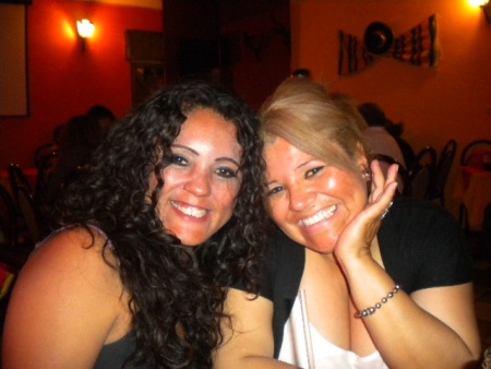 Amigas forever Mayra e Ivonne.  Fotografía enviada por Mayra Soraya Ordaz Santillana.