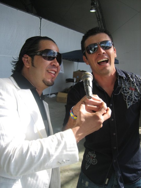Aquí les dejo una mas de mis fotos aqui en Orlando Florida en el primer festival de la radio donde trabajo Lajefa 1480 am.  Fotografía enviada por sergio perez canela.