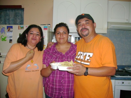 PATTY, Xóchitl y Beto disfrutando de las vacaciones en Reynosa, Tamaulipas.