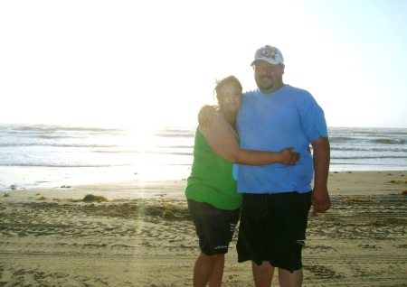 FAMILIA Talamantes en la playa.