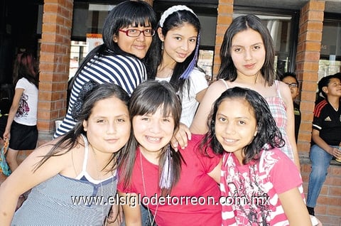 28042011  Vázquez, Alga Vargas, Alejandra Ruiz, Margarita Cardiel, Ifan Robles y Andrea Mejía.