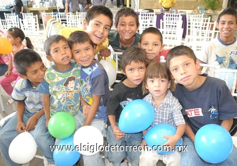 01052011  Edwin, Jonathan, Miguel y Jovany.