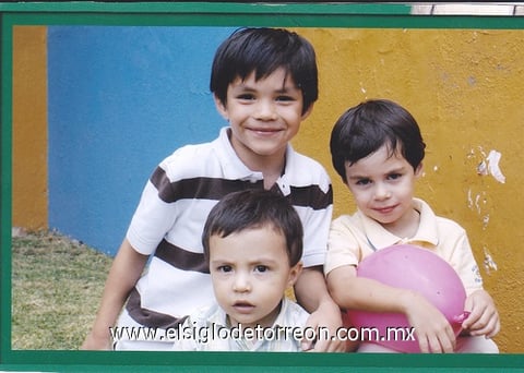 01052011  y Emiliano.