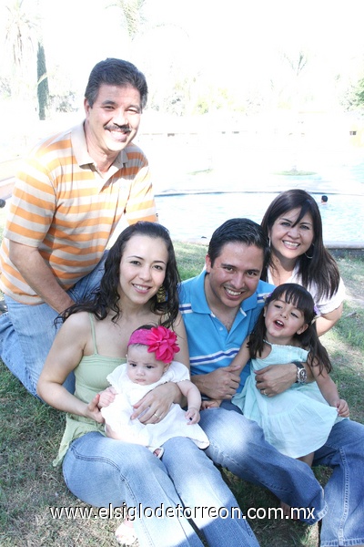 01052011 , Marcela, Luis, María Eugenia, Ximena y Marce Trasfí.