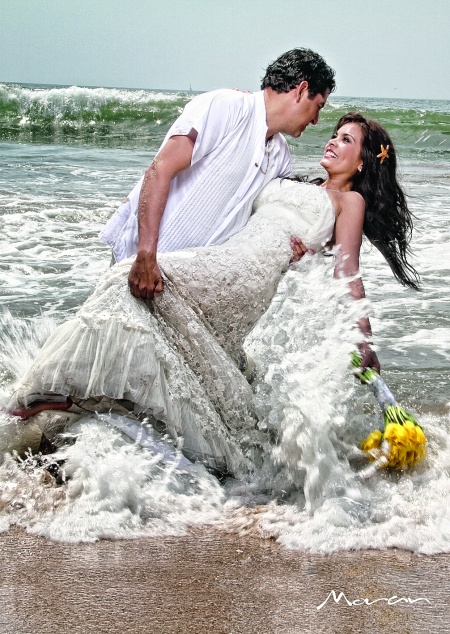 Mónica Luna Arellano y Sr. Francisco Aguilera Ledesma unieron sus vidas en el Sacramento del Matrimonio el 19 de marzo de 2011, en la iglesia de La Sagrada Familia. Ellos son hijos de los señores Lic. Arturo Luna y Leticia Arellano de Luna; Miguel Mijares y Martha Ledesma de Mijares.

Estudio Morán 