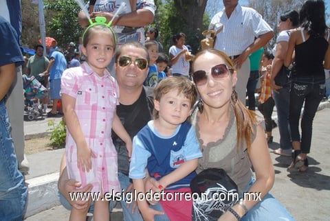 02052011 , Gustavo, Patricio y María René Domínguez.