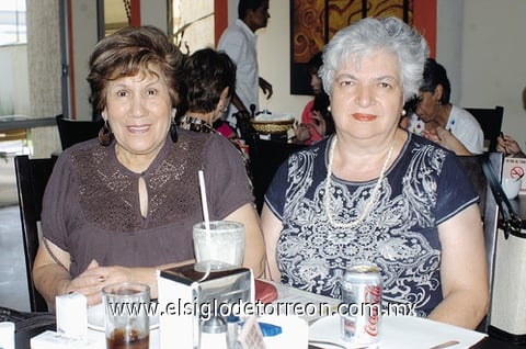 02052011  Jaik y María de Socorro Enríquez.