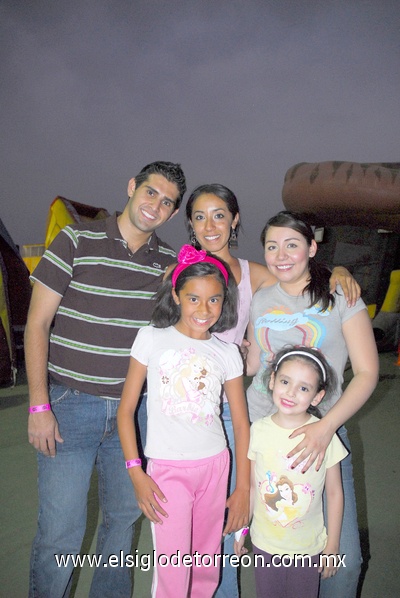 04052011 Mónica, Valeria, Valeria y Daniela.