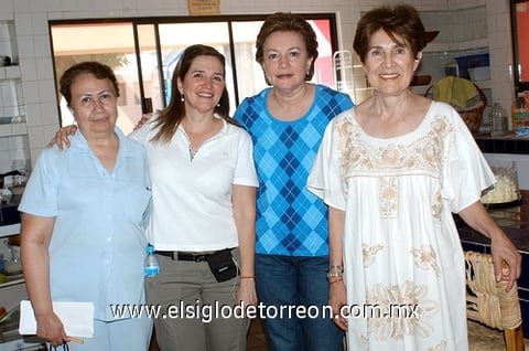 04052011  organizadoras del festejo por el Día del Niño.