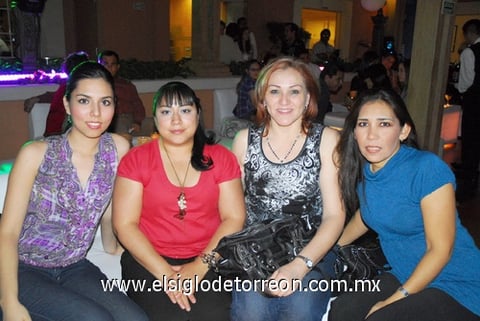 05052011  Norma, Aracely y Cuqui.