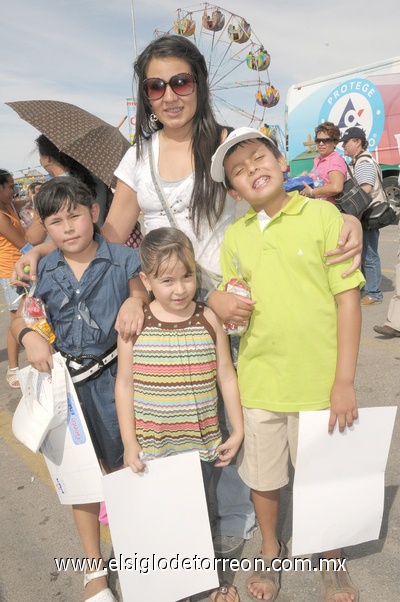 08052011 , Lupita, Marisela, César, Cristian y Rubén Asceneth.
