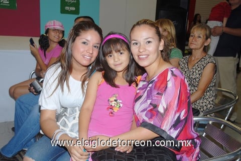 08052011  Maldonado, Yesenia Cereceres y Ana Paola Gómez.