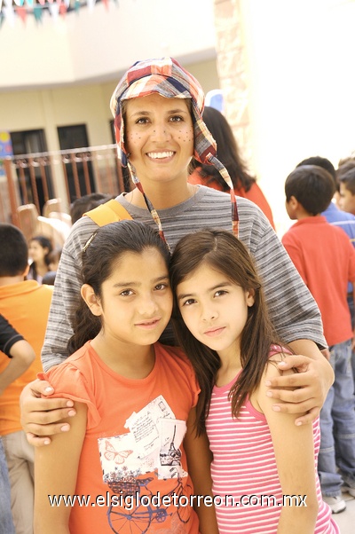 08052011  Paula, Tania y Regina.
