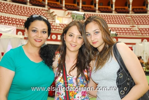 08052011  Jardón, Karla y Mara Bernal.