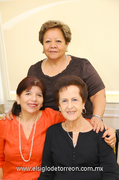 09052011 de García, Chepis de Pérez y Lupina de Zamorano.