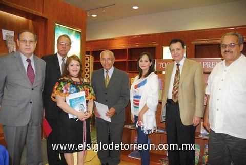08052011  Froto, Silvestre Faya, Estrella Atilano de Faya, Humberto Salinas, Ana María Corrales, Jacobo Zarzar Gidi y Joaquín Faya Chávez.