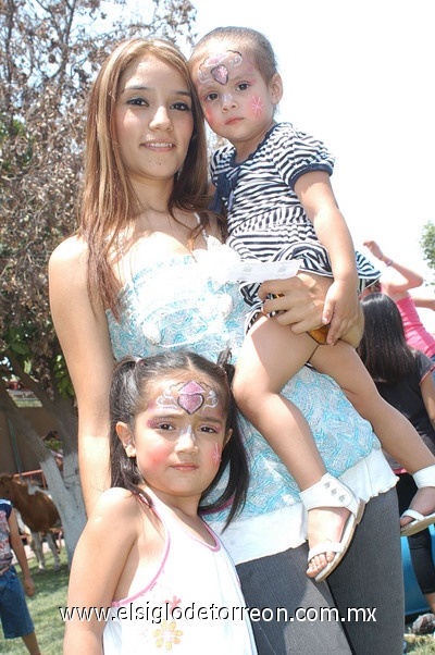 11052011 , Valentina y Karen.