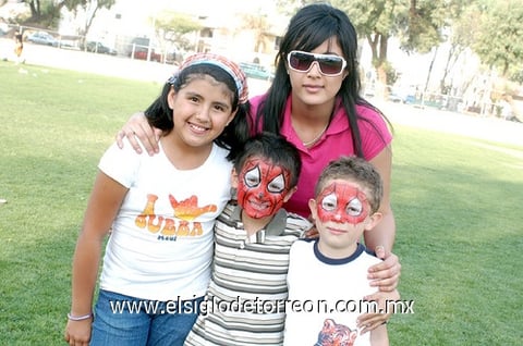 13052011  Ridrigo, Melissa y Laura.
