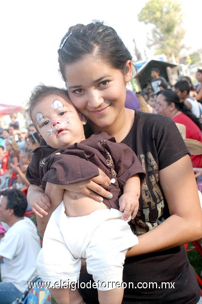 13052011  y Yasmín Abusaid.